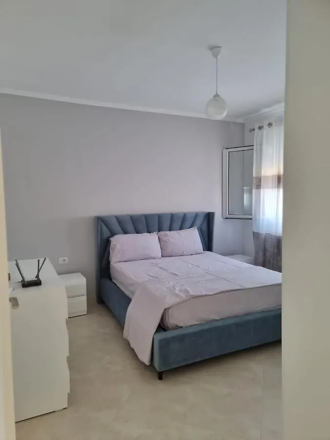 Lungo Mare//Newly Furnished 2+2 Apartment فلورا 0*,  ألبانيا